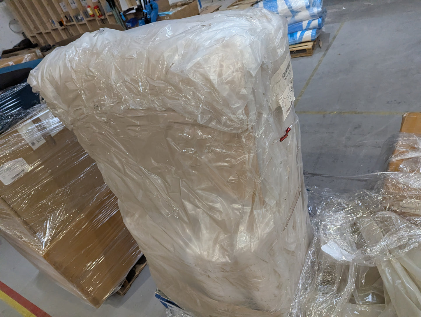 SWO-AP-34867 Grade-BER-DOA Munich Left Corner Sofa in Chalk House Weave with Black Feet RRP £2009