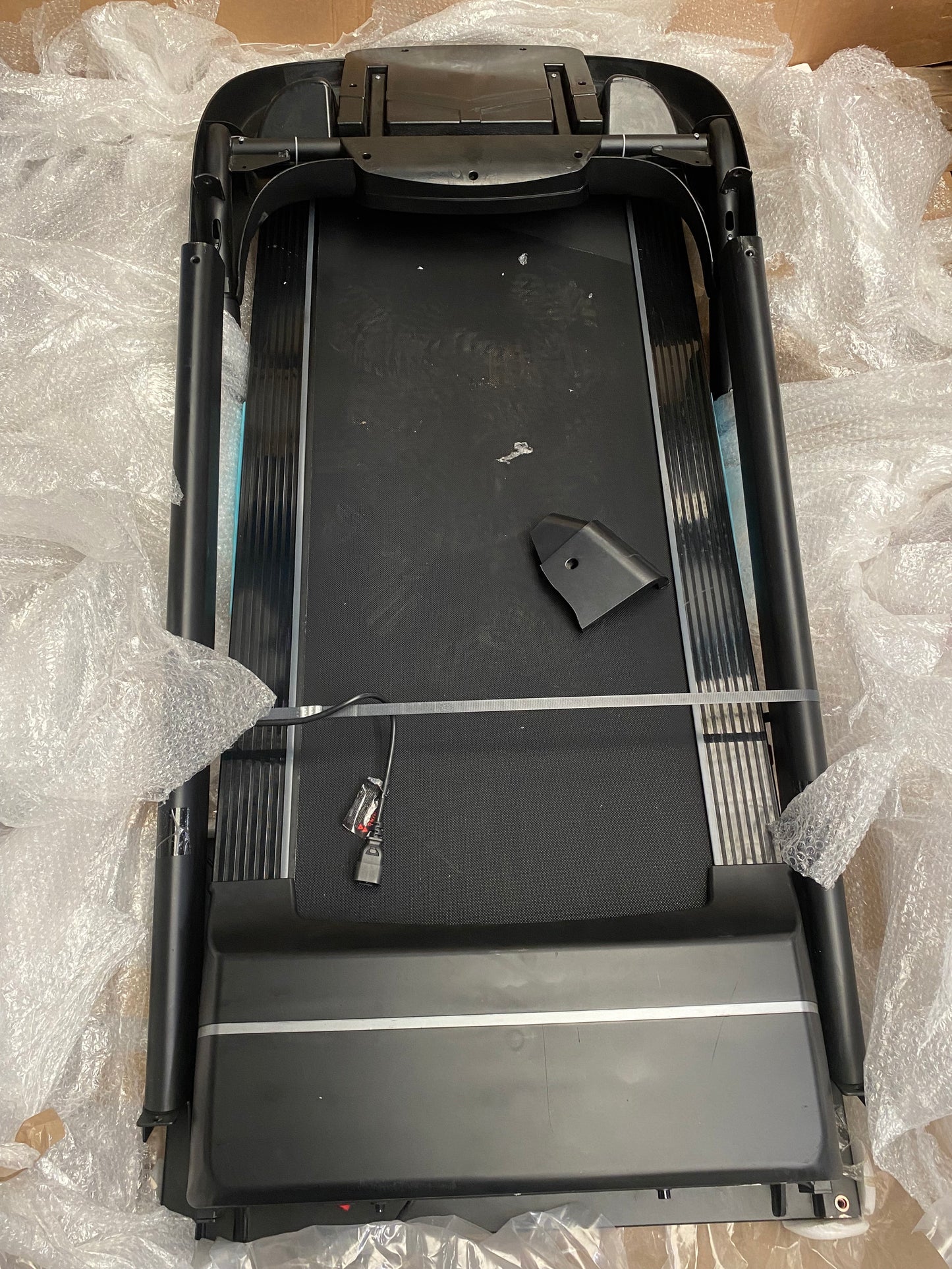 Lot of 2 x Bluefin Fitness Items Treadmill and Elliptical Trainer for Repair or Spares (ref BLU-NOS-A-10000) Total RRP £1398