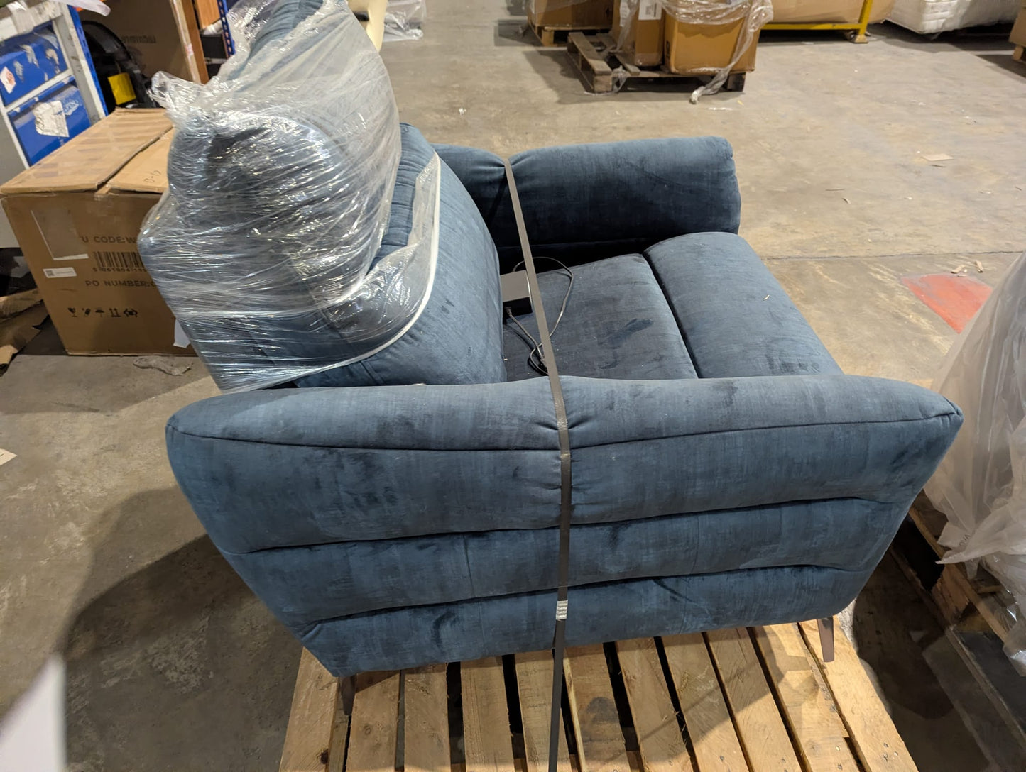 SOF-APM-00966 Grade-C0 Sofology Renato Power Recliner Chair with Speaker in Heritage Airforce RRP £759