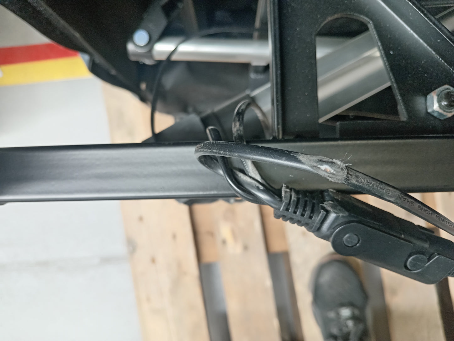 ANN-GOL-00050 Grade-BER-DOA Savoy Elec L/T Dual Motor Chair Navy Leather RRP £958