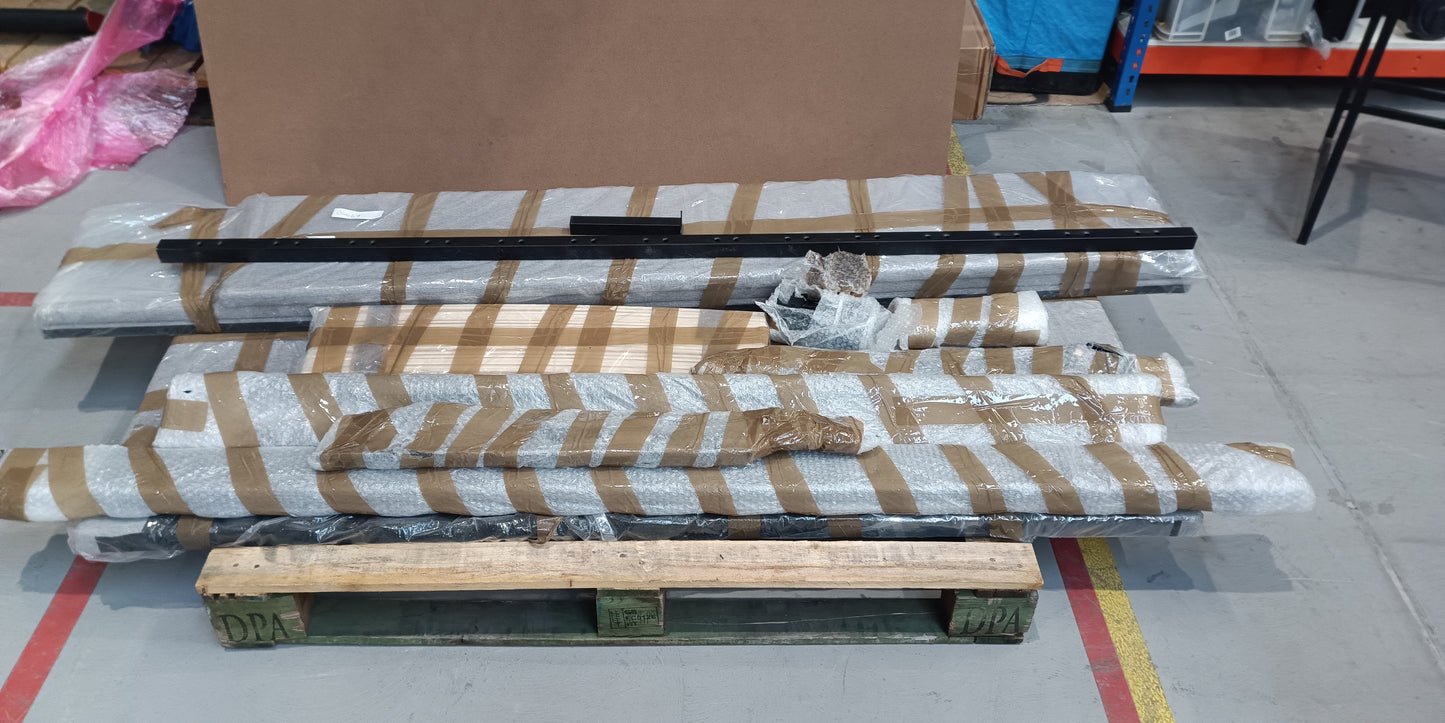 Lot of 3 x DFS Items inc Beds for Spares or Repair (ref DFS-HO2-A-12650) Total RRP £1617