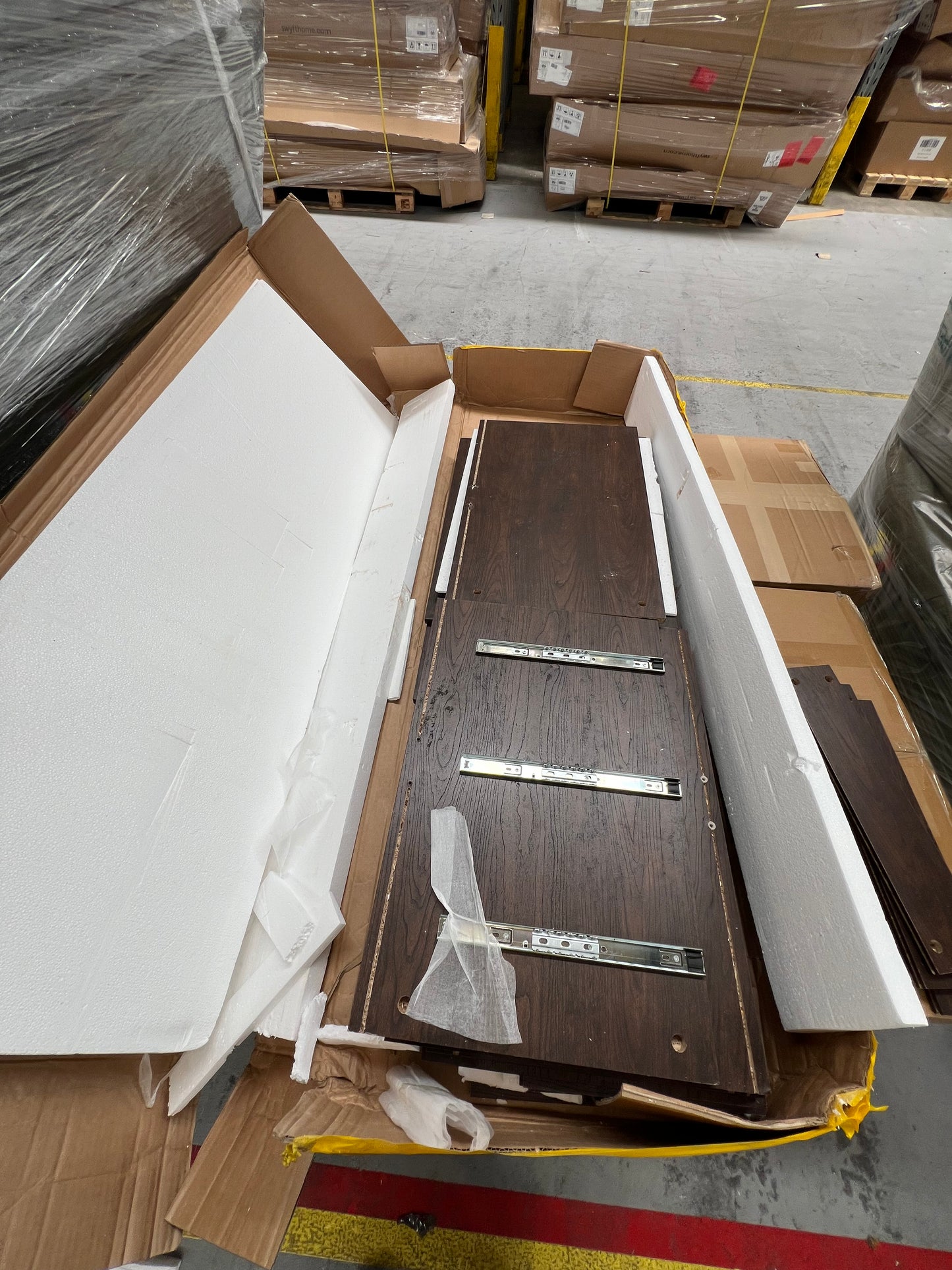 Lot of 5 x Dusk Items of Furniture for Spares or Repair (ref DUS-APM-A-11870) Total RRP £1645