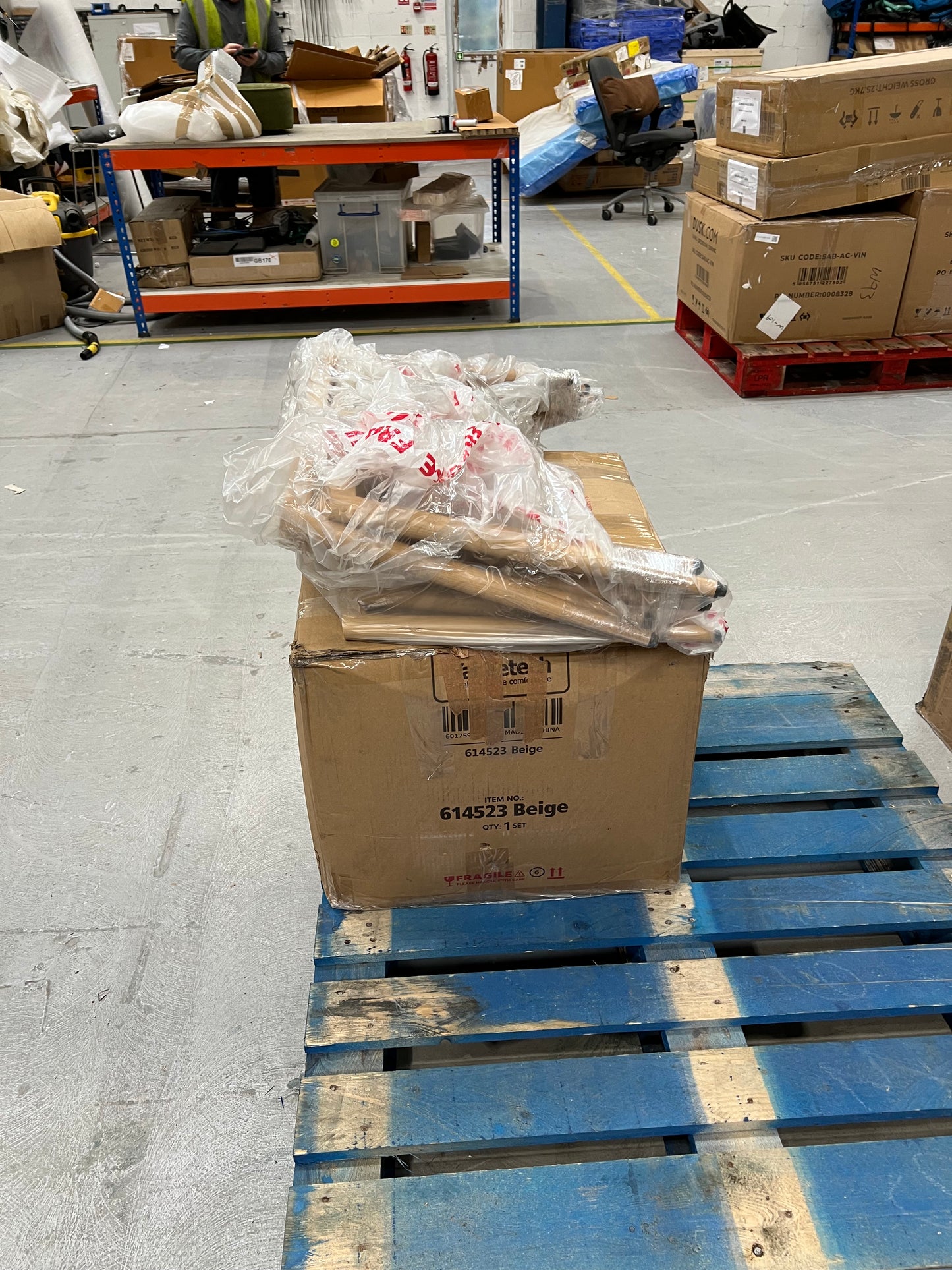 Lot of 6 x Dusk Furniture Items for Spares or Repair (ref DUS-APM-A-13311) Total RRP £2343