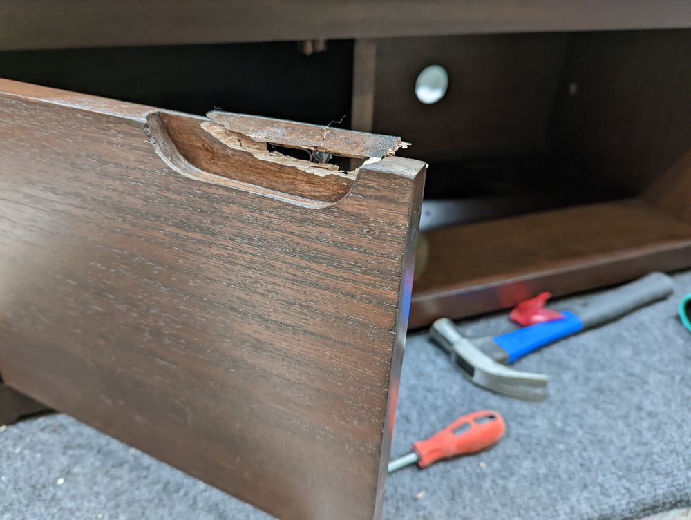 Lot of 2 x Fishe & Lilly items grade-BER Spares or repair RRP £809.98