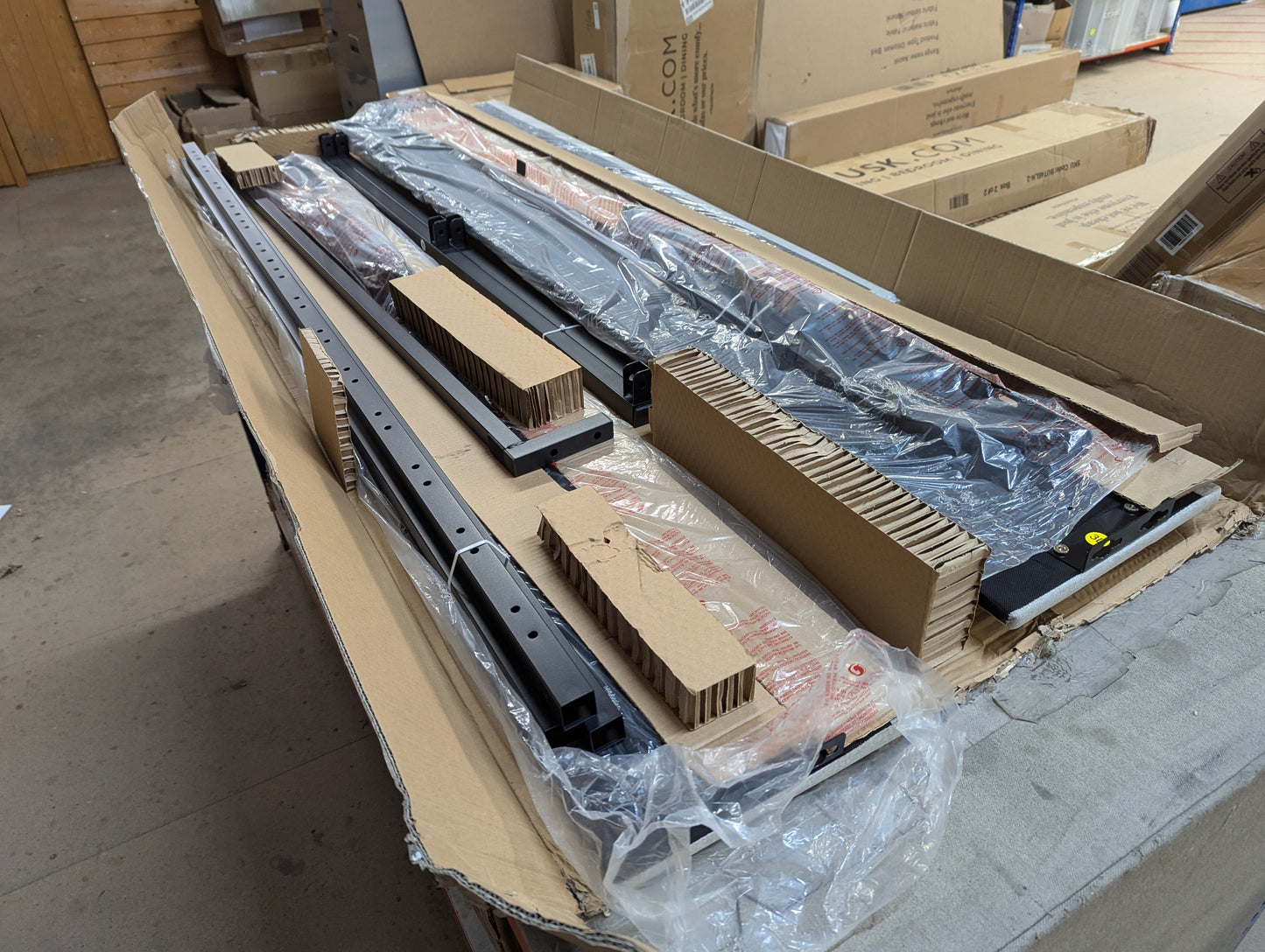 Lot of 8 x Dusk units in Spares and Repair condition (ref DUS-APM-A-10515) Total RRP £3982