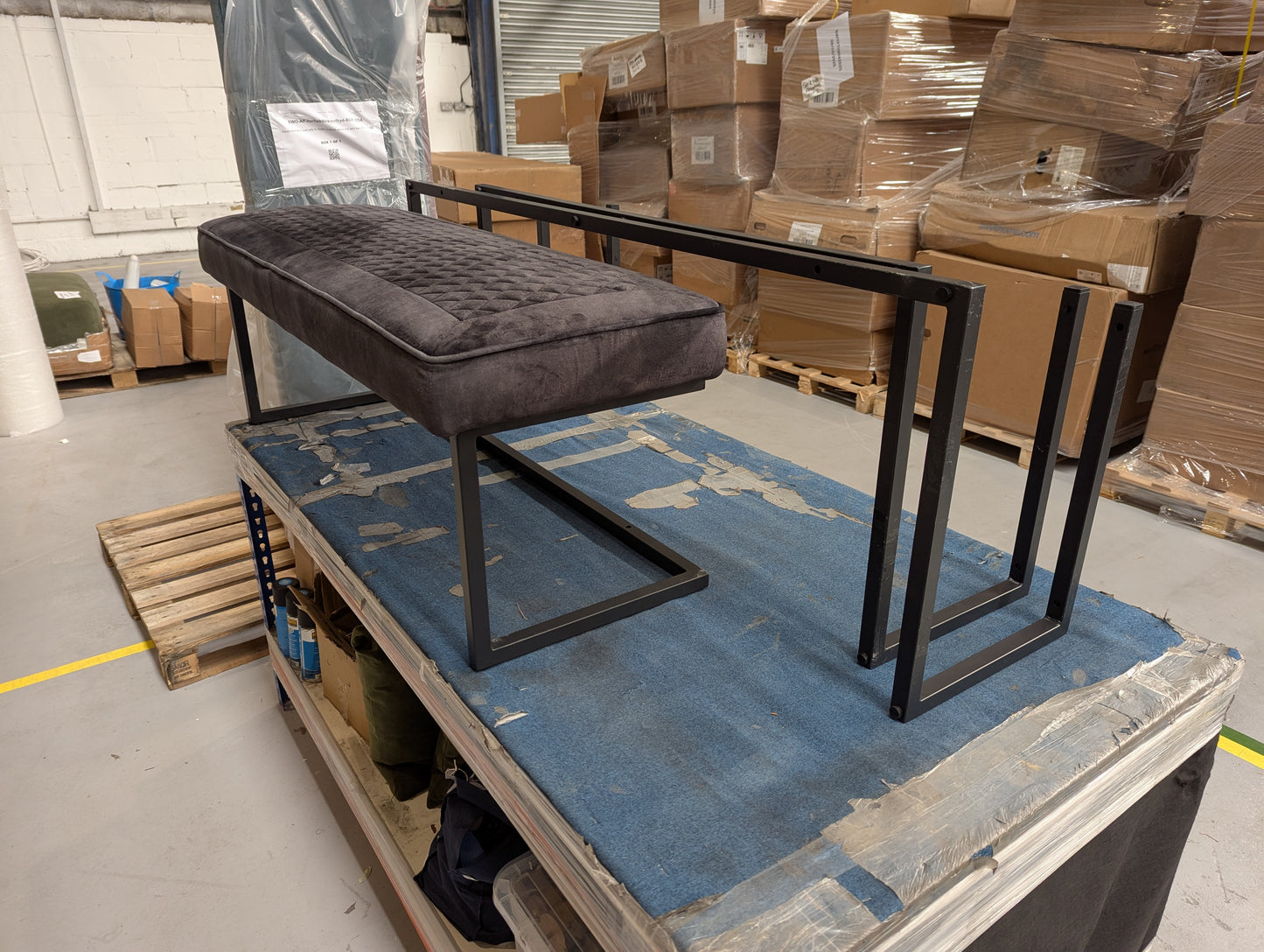 DFS-HO2-03021 Grade-BER-DOA DFS Landan Right Hand Facing Corner Bench Set Black RRP £1199