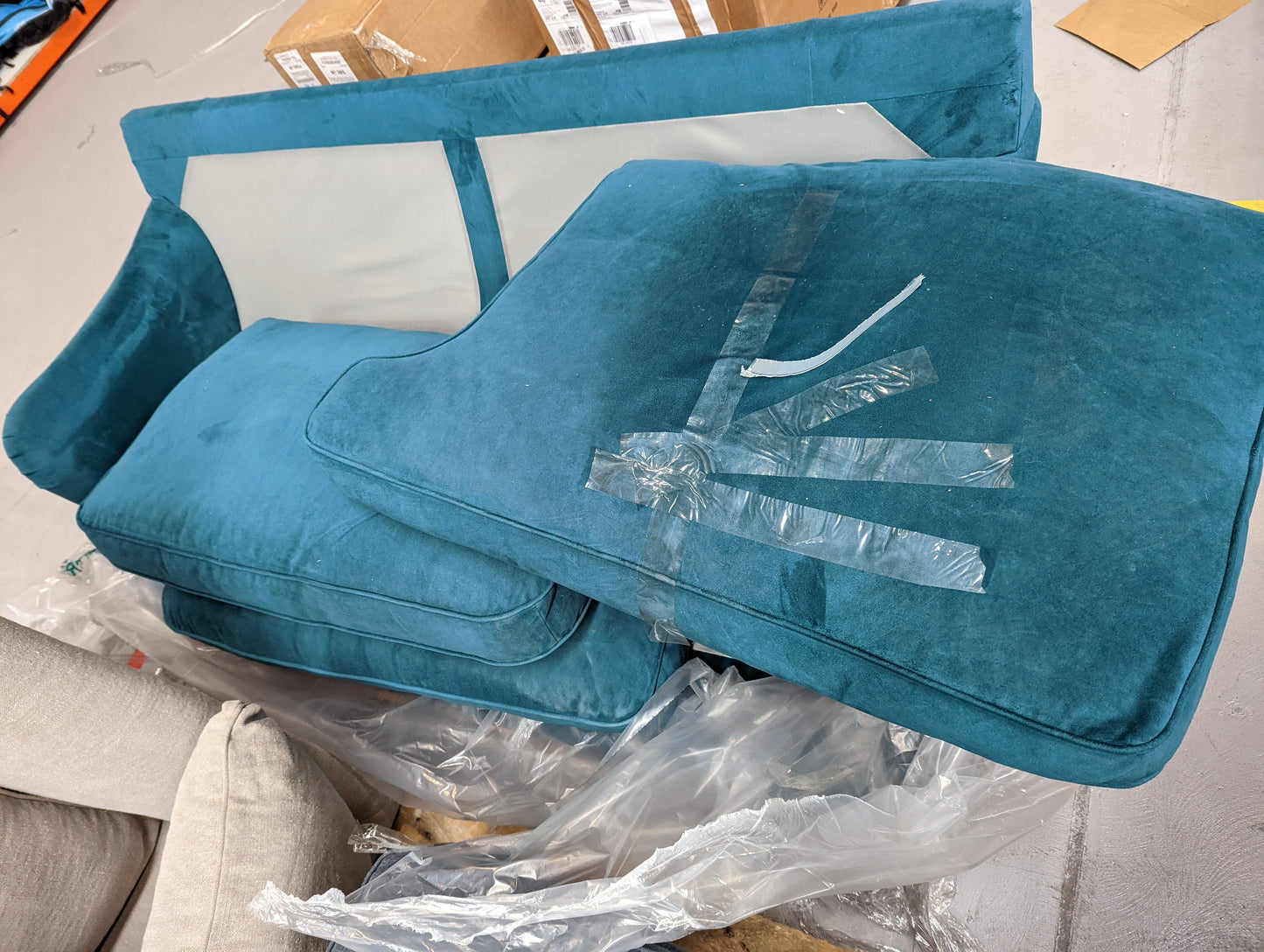 Lot of 2 x M&S Items for Spares or Repair (ref MAS-APM-A-28141) Total RRP £2598