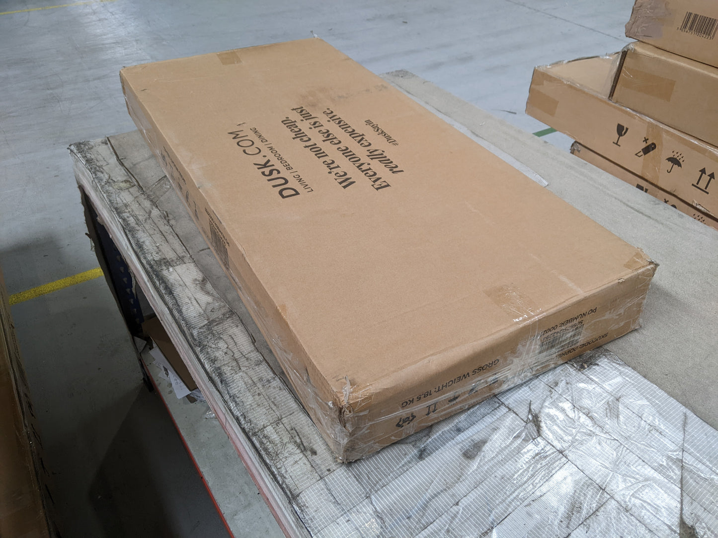 Lot of 9 x Dusk Furniture Items for Spares or Repair (ref DUS-APM-A-11779) Total RRP £1353