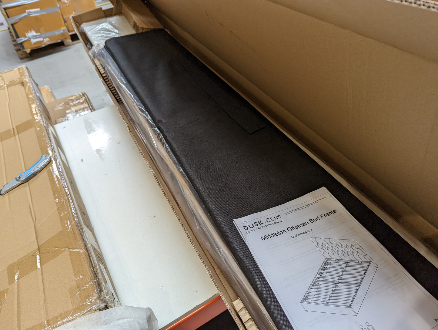 Lot of 4 x Dusk Items inc Beds for Spares or Repair (ref DUS-APM-A-11818) Total RRP £2026