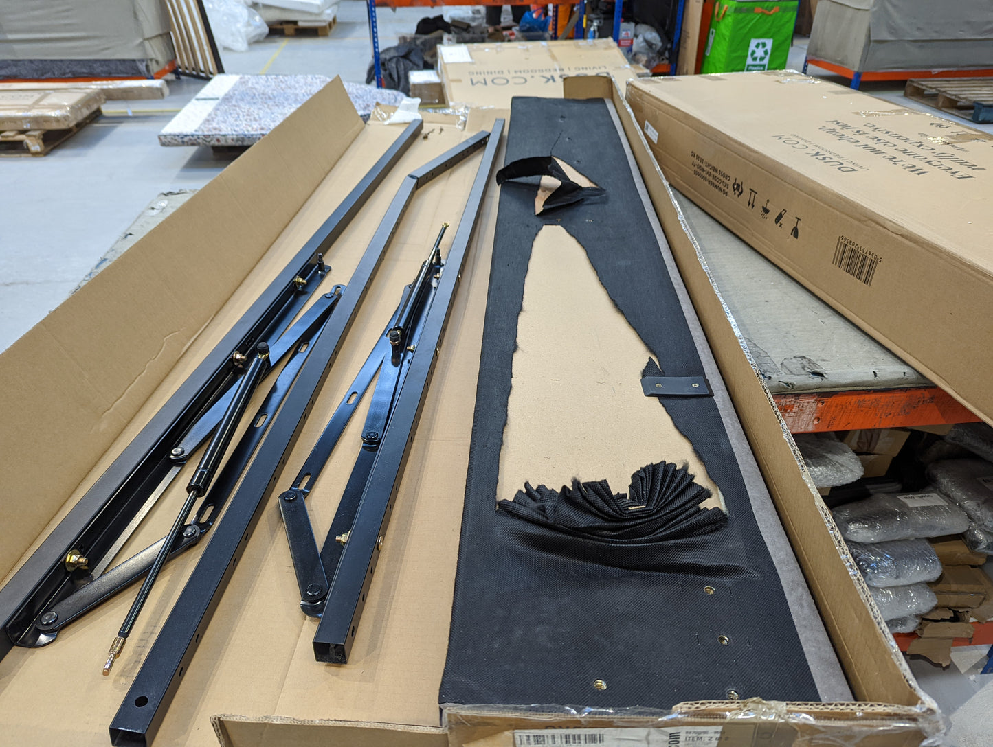 Lot of 5 x Dusk Items inc Beds for Spares or Repair (ref DUS-APM-A-12864) Total RRP £2595