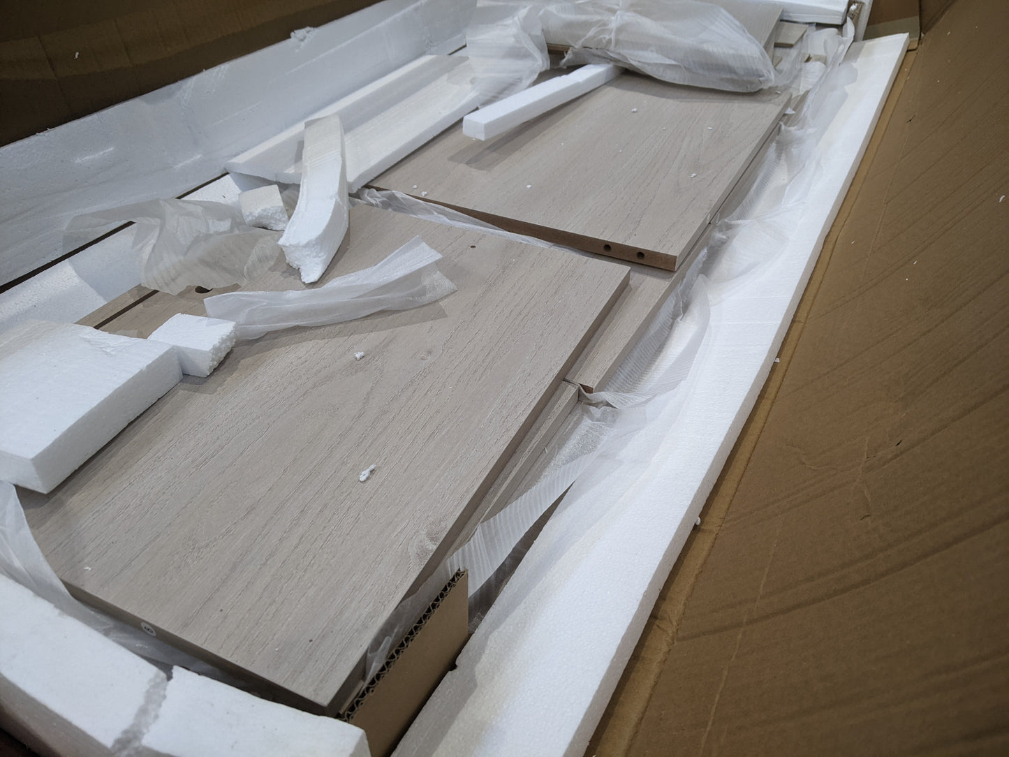 DUS-GOL-04209 Grade-B Dusk Willow 140cm TV Unit - Light Wood RRP £134