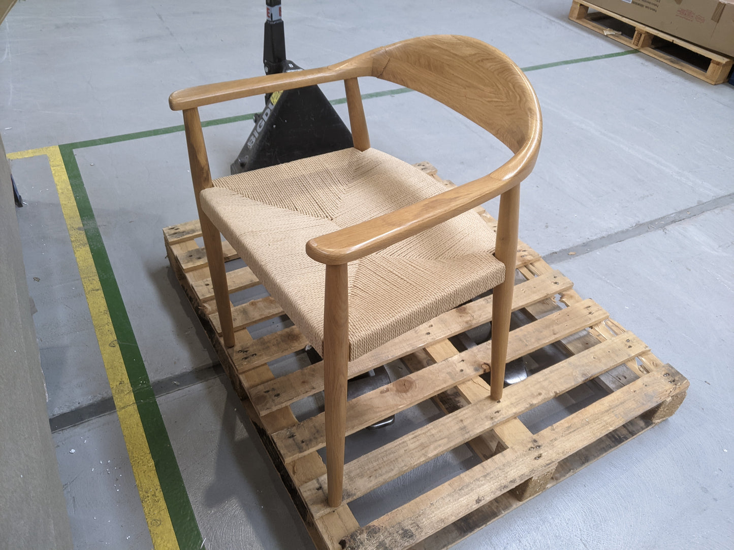 Lot of 2 x DFS furniture items grade-BER Spares or repair RRP £1078.00