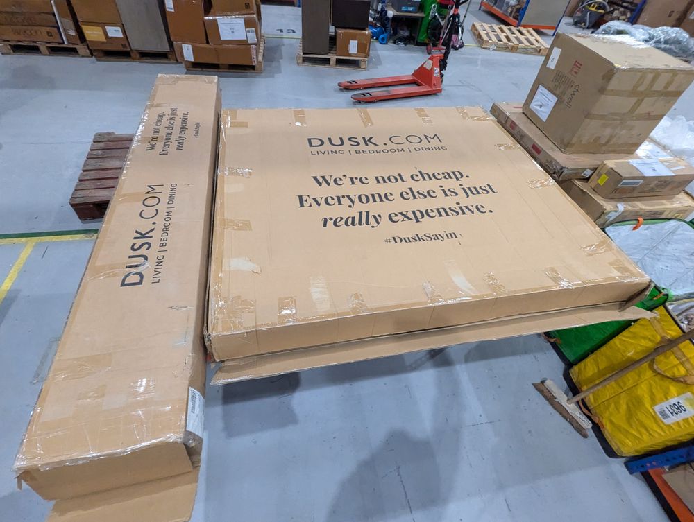 Lot of 5 x Dusk Items inc Beds for Spares or Repair (ref DUS-GOL-A-13933) Total RRP £1471