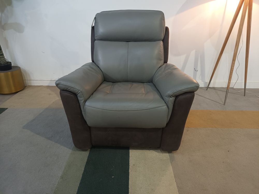 DFS-UPH-03587 Grade-C3 DFS Ivalee Manual Recliner Chair New Club Stone RRP £799