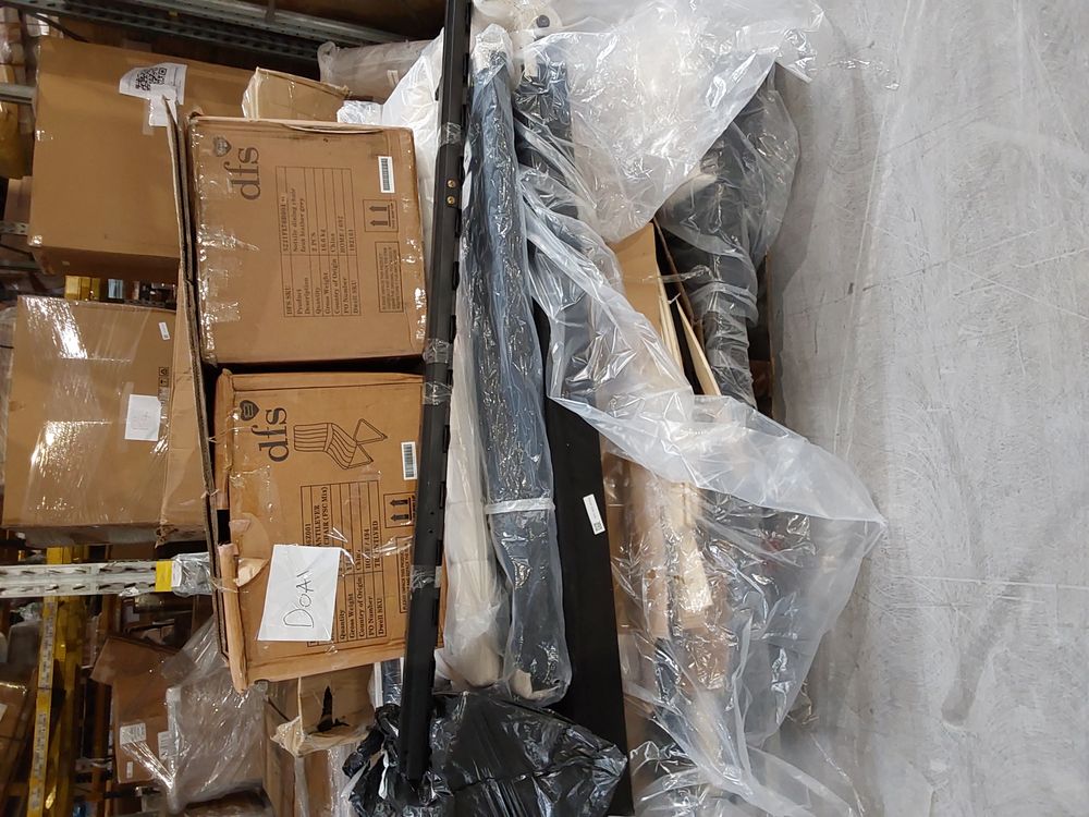 Lot of 5 x DFS Items inc Beds for Spares or Repair (ref DFS-HO2-A-13670) Total RRP £3304