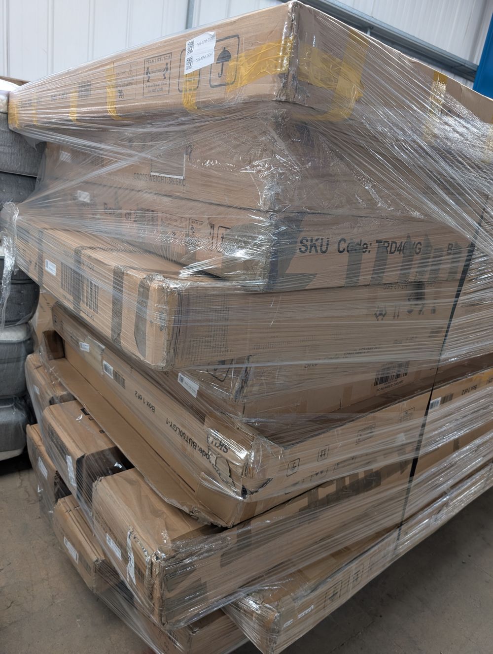 Lot of 16 x Dusk Bed Parts items for Spares or Repair (ref DUS-APM-A-10577) Total RRP £9064