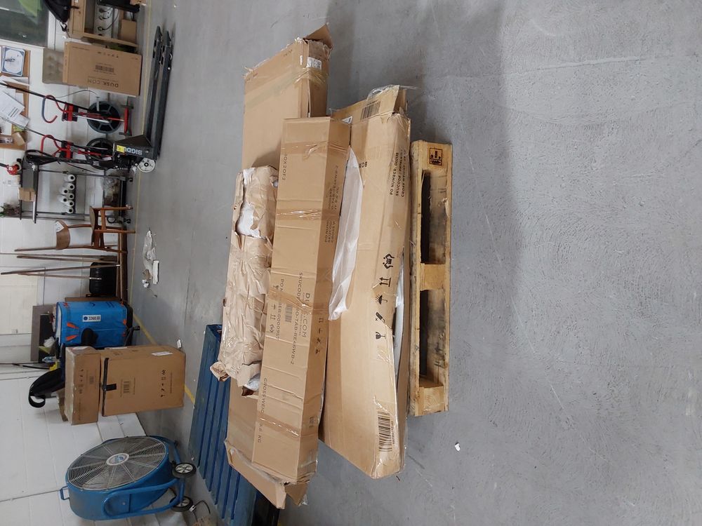 Lot of 4 x Dusk Items for Spares or Repair (ref DUS-APM-A-11841) Total RRP £1080