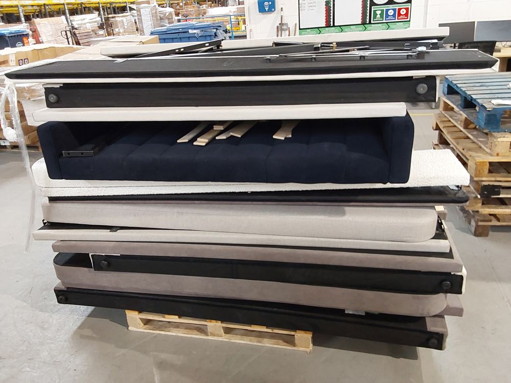 Lot of 7 x Dusk items grade-DOA Spares or repair RRP £2333.00