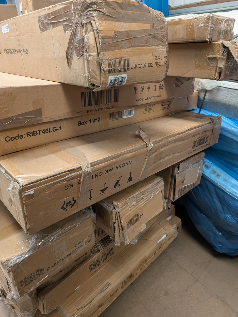 Lot of 17 x Dusk Bed Parts Spares and Repair (ref DUS-APM-A-10643) Total RRP £8675