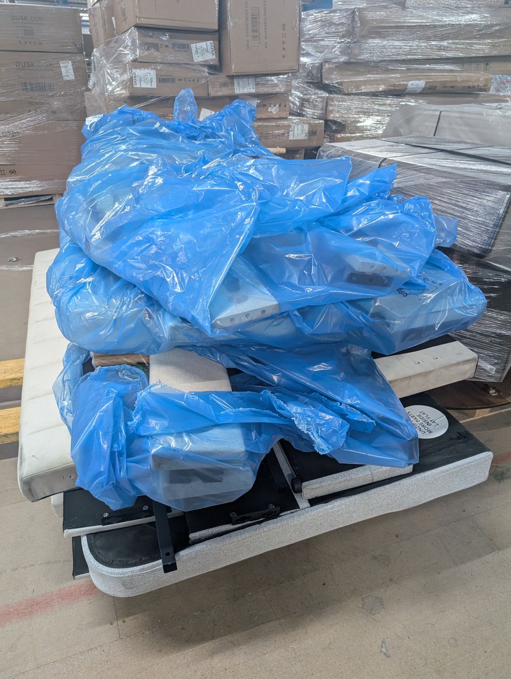Lot of 5 x Dusk Bed Parts items for Spares or Repair (ref DUS-APM-A-10610) Total RRP £2265