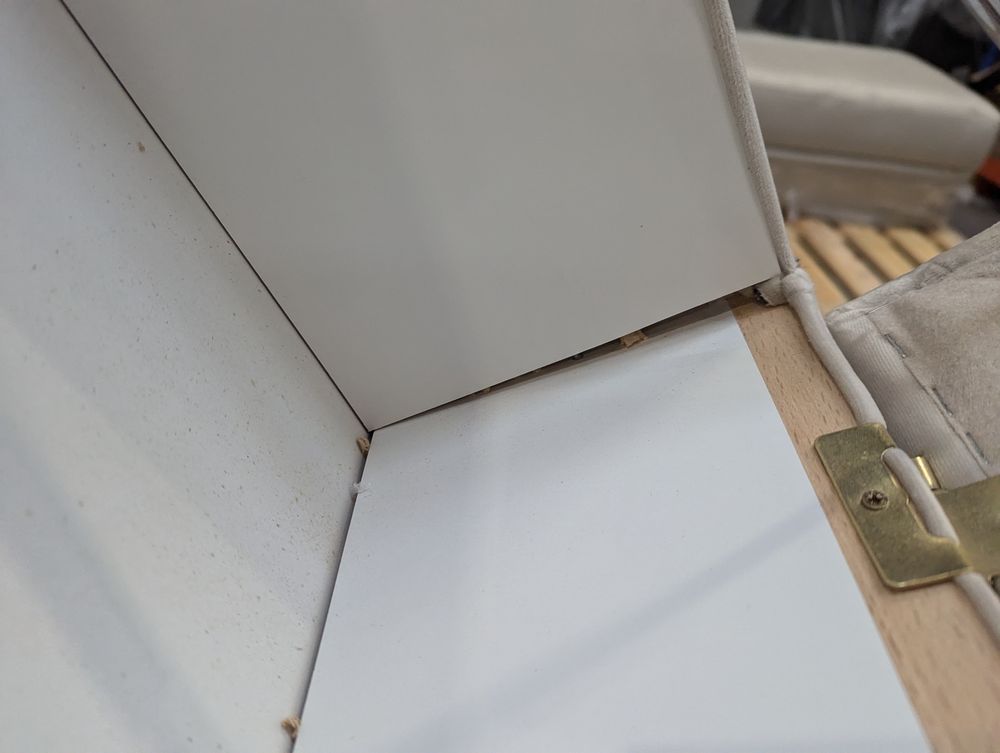 Lot of 4 x DFS Items for Spares or Repair (ref DFS-HO2-A-13743) Total RRP £1356