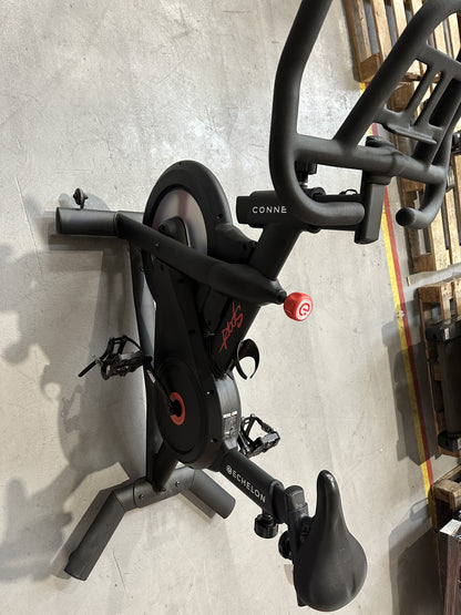 Lot of 2 x Echelon Fitness Bikes for Spares or Repair (ref ECH-APM-A-11787) Total RRP £2148