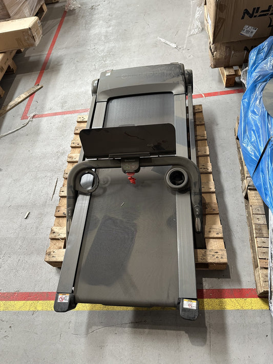 Lot of 2 x Echelon Treadmills for Spares or Repair (ref ECH-APM-A-11789) Total RRP £4098