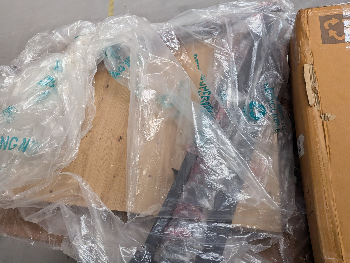 Lot of 7 x Dusk Items Furniture and Sofa for Spares or Repair (ref DUS-APM-A-12890) Total RRP £2171