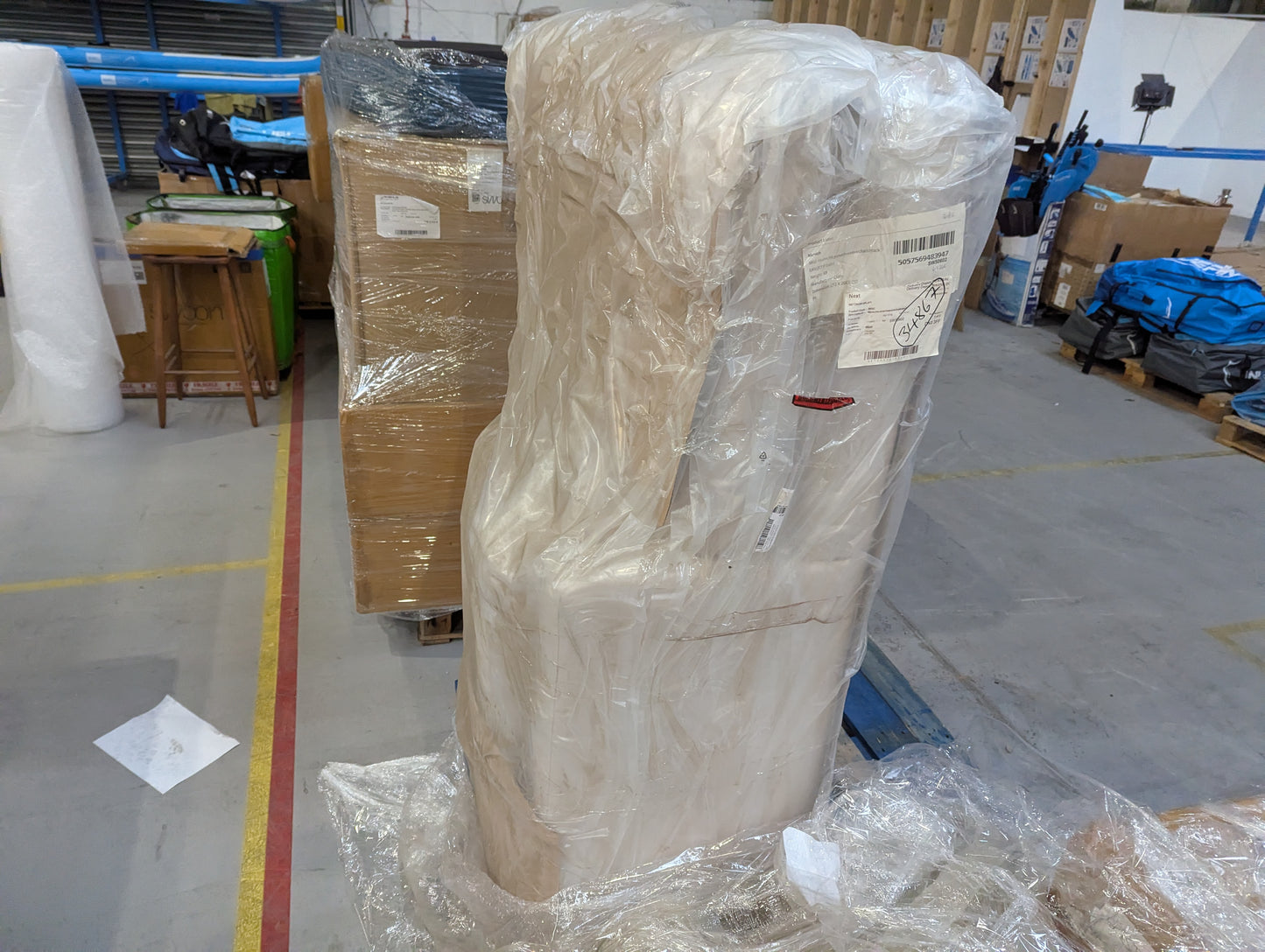 SWO-AP-34867 Grade-BER-DOA Munich Left Corner Sofa in Chalk House Weave with Black Feet RRP £2009