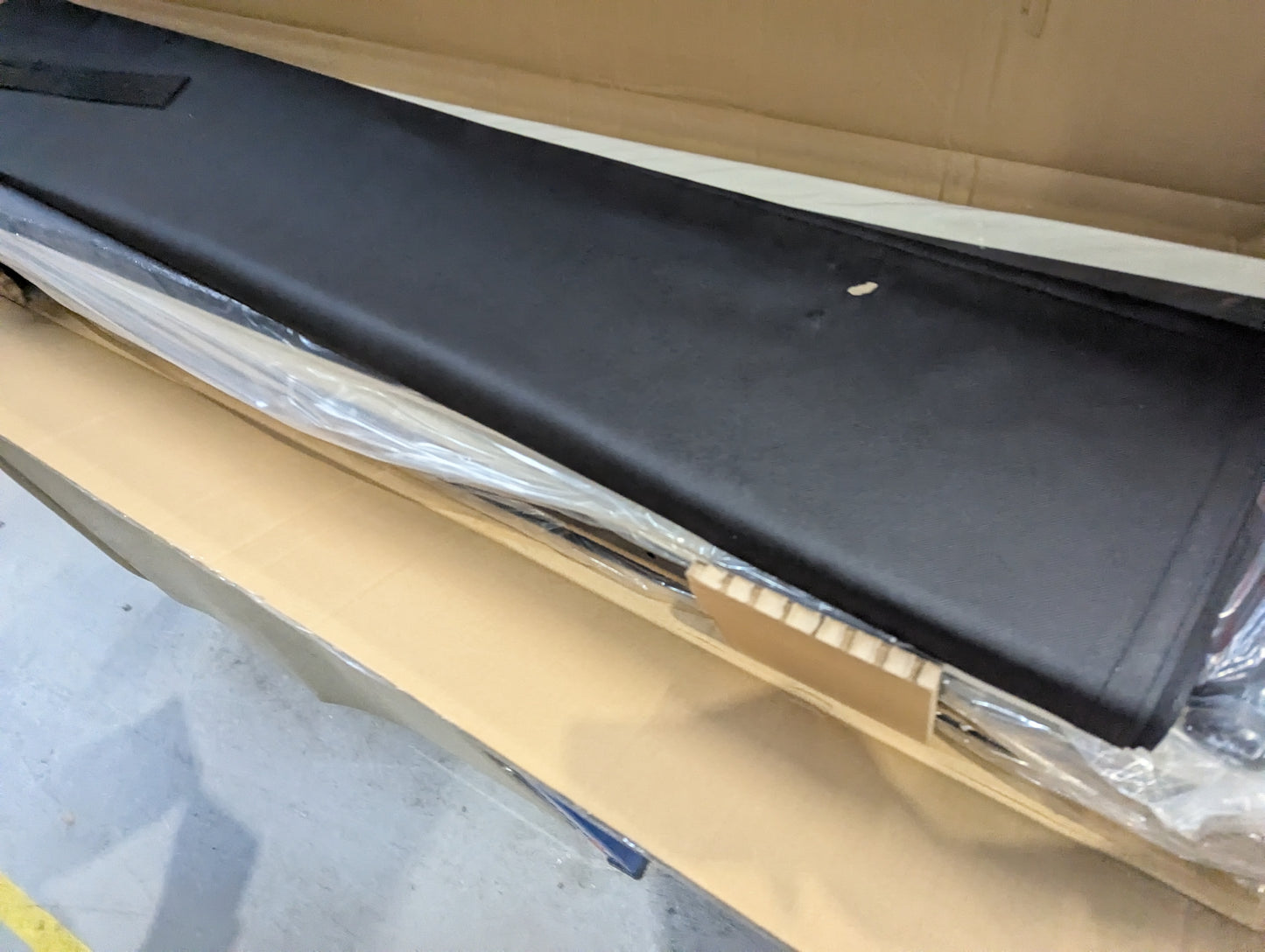 Lot of 4 x Dusk Items inc Beds for Spares or Repair (ref DUS-APM-A-13637) Total RRP £2176