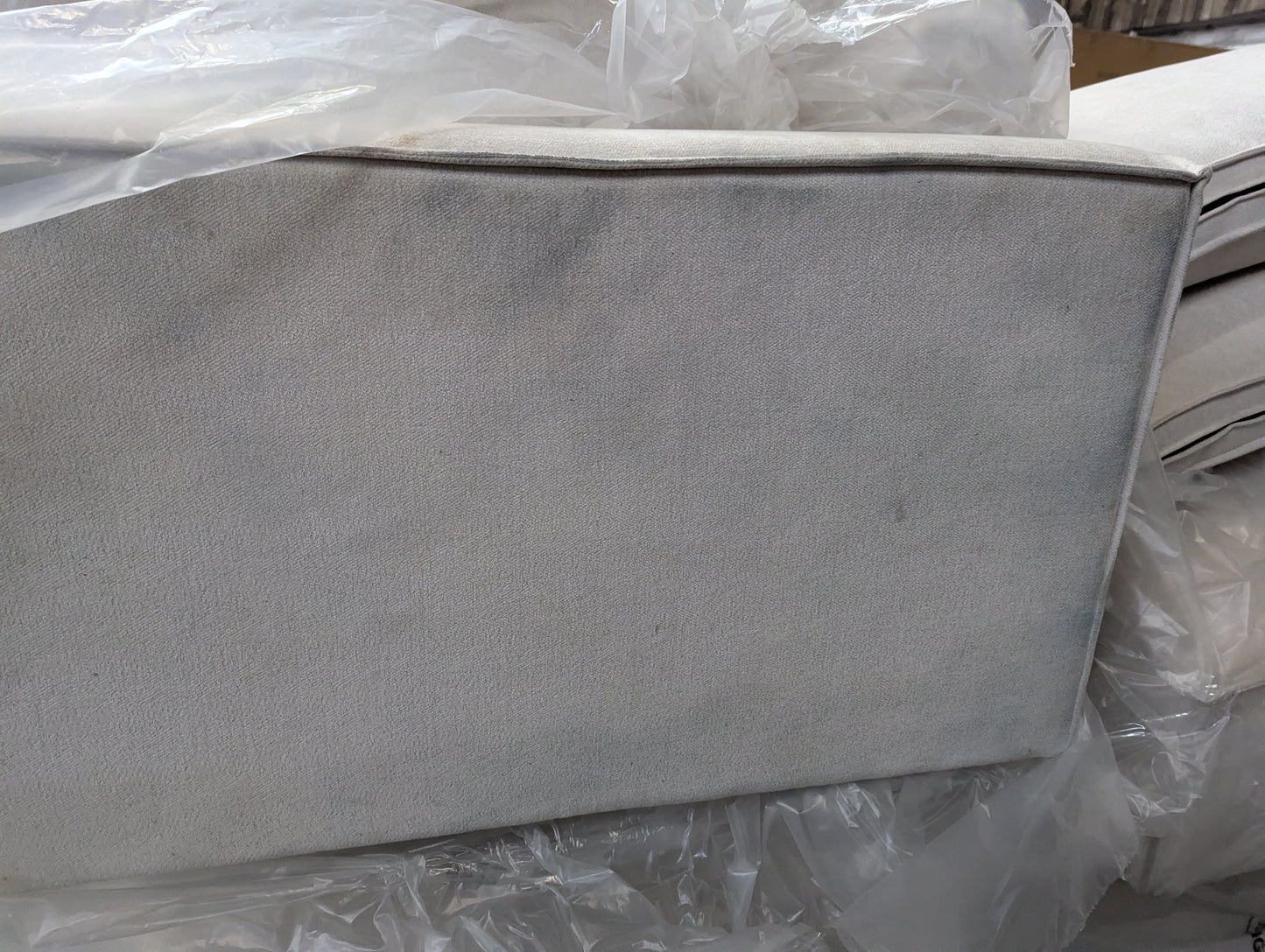 Lot of 2 x Dusk Items inc Upholstery Needs Cleaning (ref DUS-APM-A-13652) Total RRP £2498