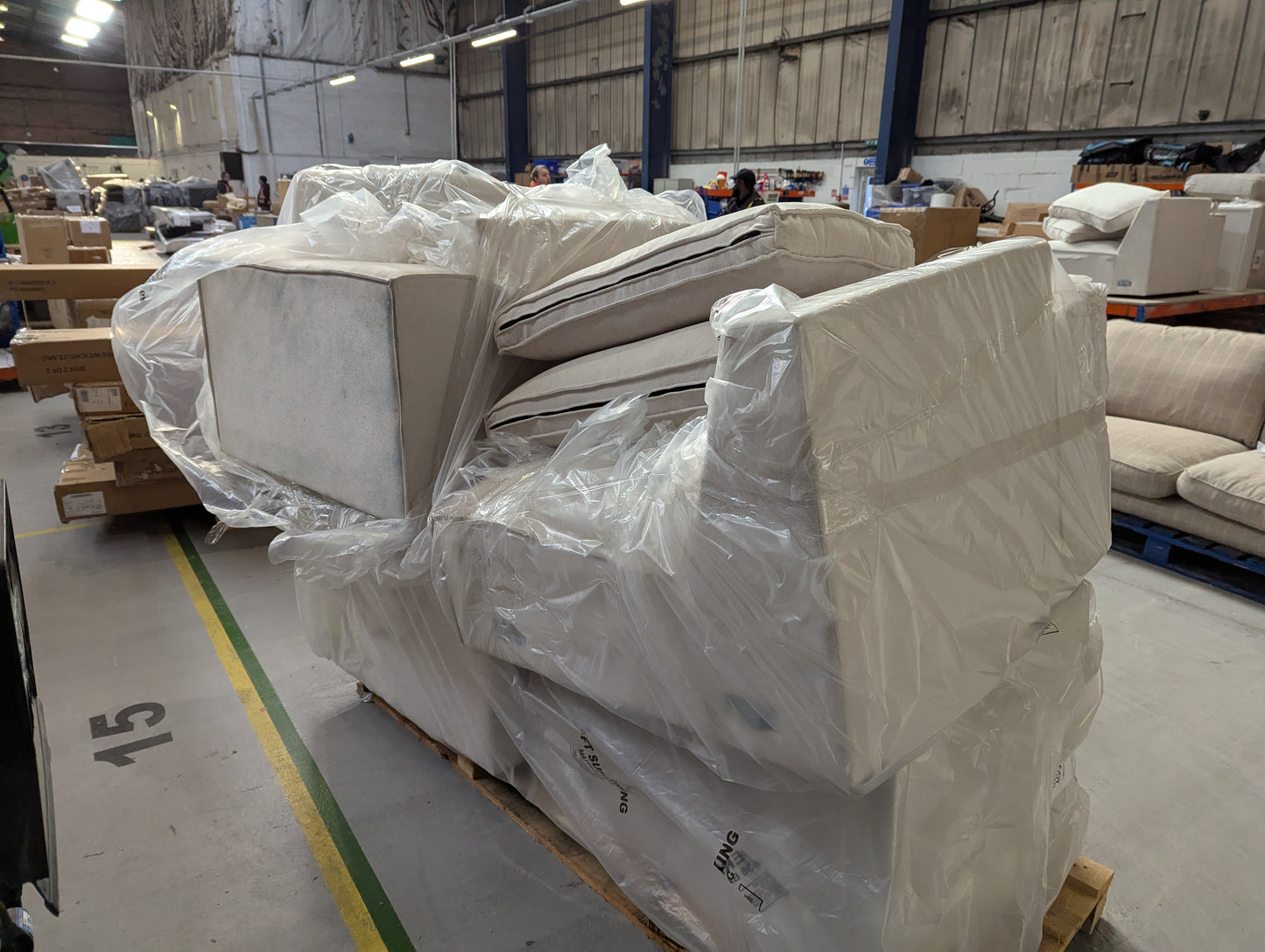 Lot of 2 x Dusk Items inc Upholstery Needs Cleaning (ref DUS-APM-A-13652) Total RRP £2498