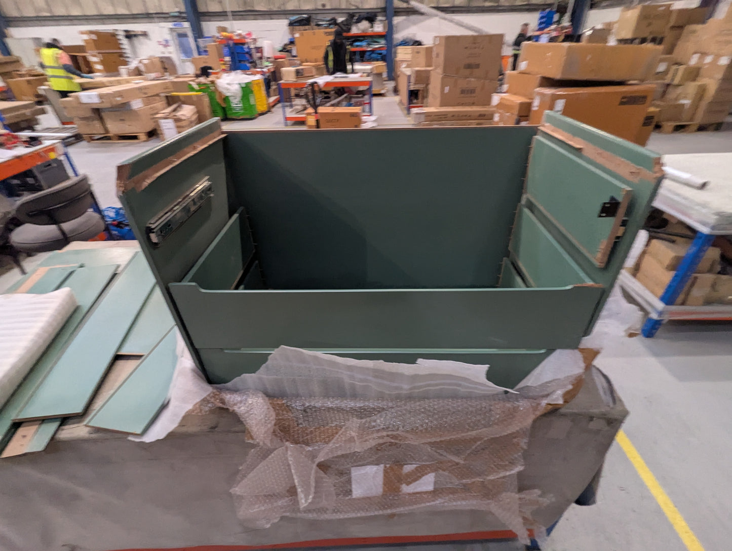 Lot of 6 x Swoon items grade-BER Spares or repair RRP £2834.00