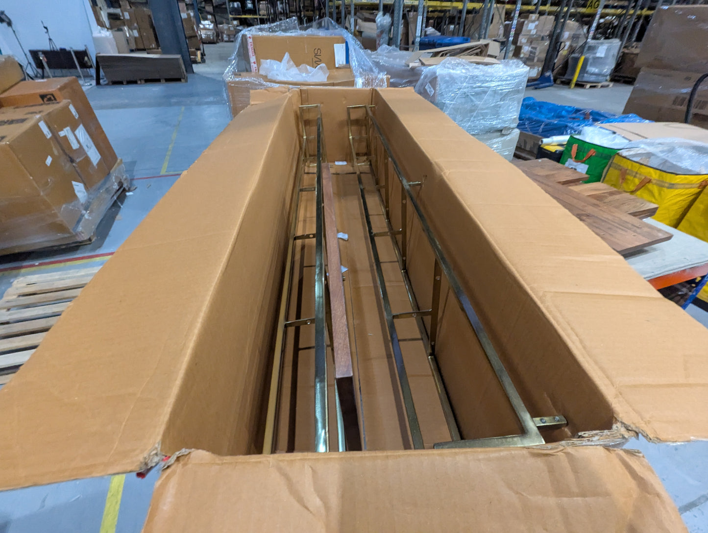 Lot of 6 x Swoon furniture items grade-BER Spares or repair RRP £2434.00