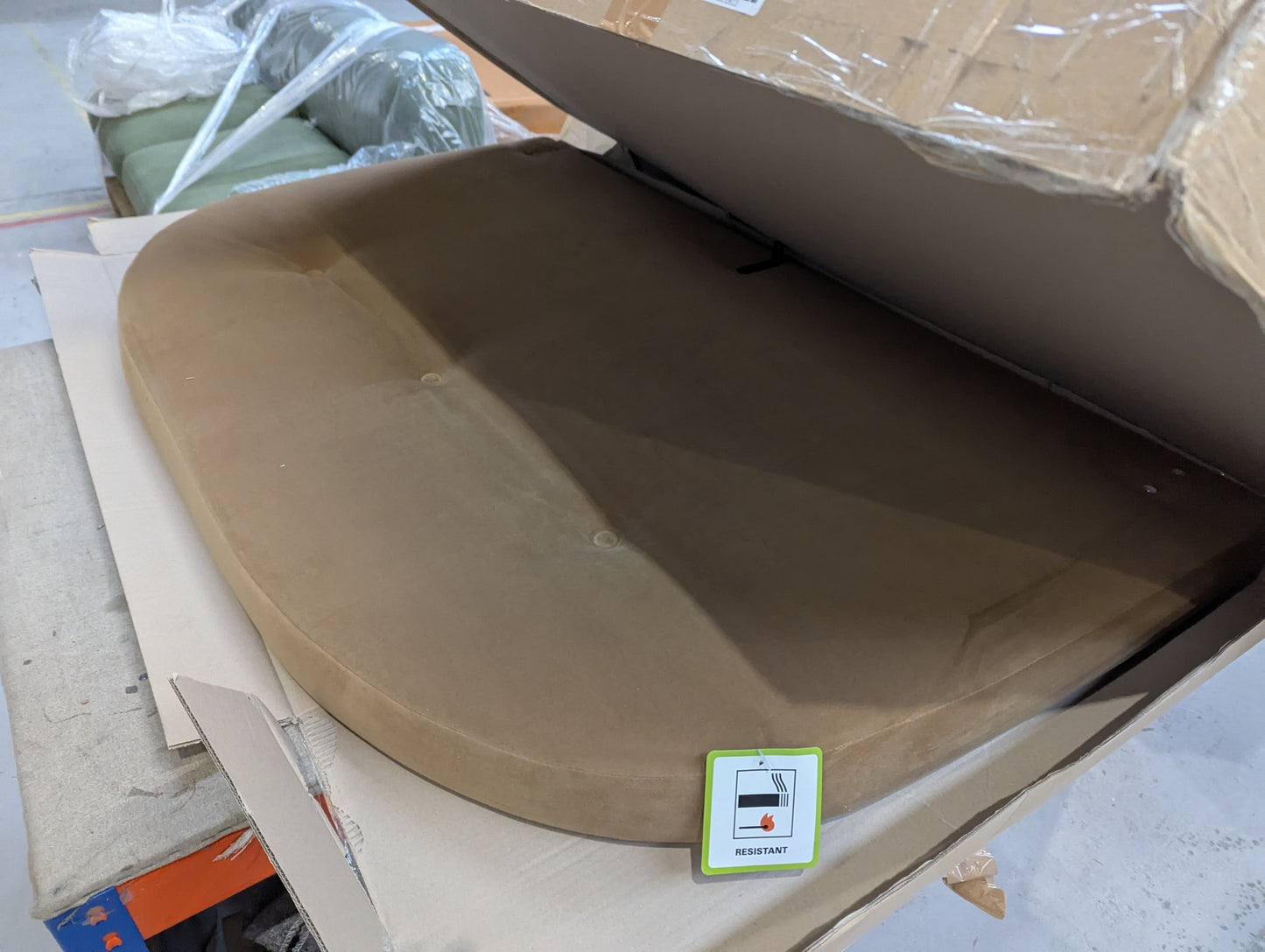 Lot of 7 x Swoon furniture items grade-BER Spares or repair RRP £4043.00