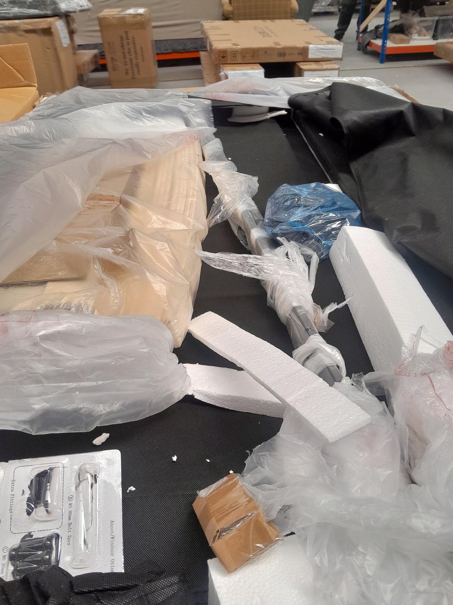 Lot of 5 x Dusk Items inc Beds for Spares or Repair (ref DUS-APM-A-12327) Total RRP £2735