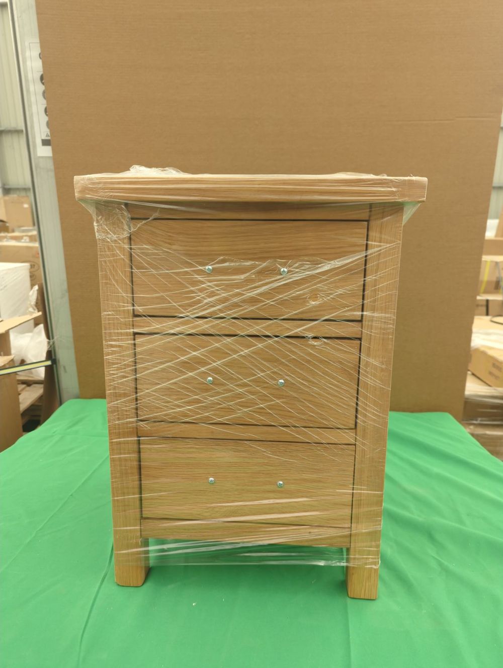ROS-OUT-00362 Grade-C1 Roseland Furniture Newlyn Oak Bedside Table RRP £114.95