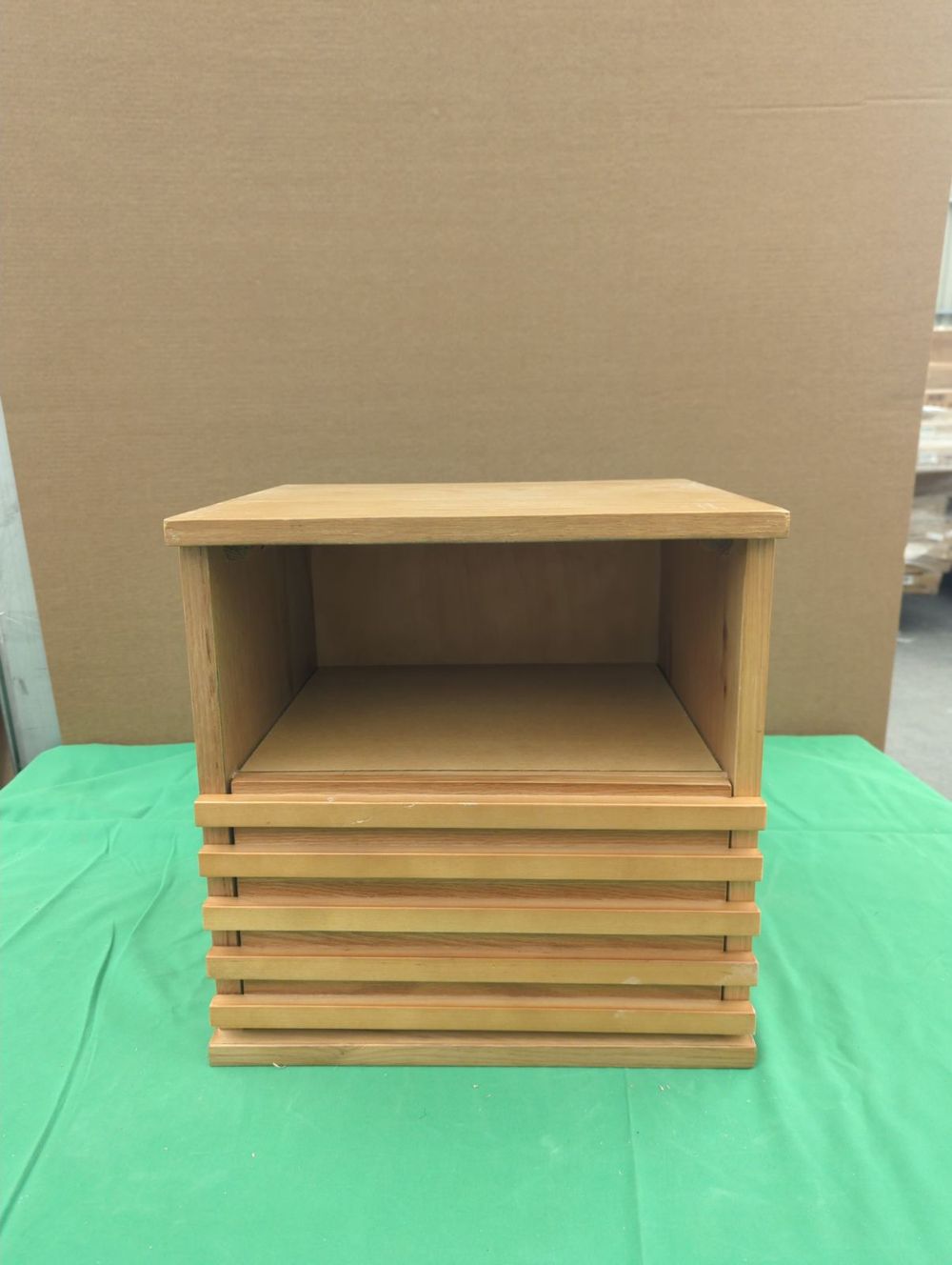 ROS-OUT-00322 Grade-C1 Roseland Furniture Kari Light Oak Slim Bedside Table RRP £129.95