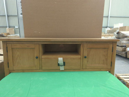 ROS-OUT-00247 Grade-C1 Roseland Furniture Surrey Oak 140cm Wide TV Stand RRP £229.95