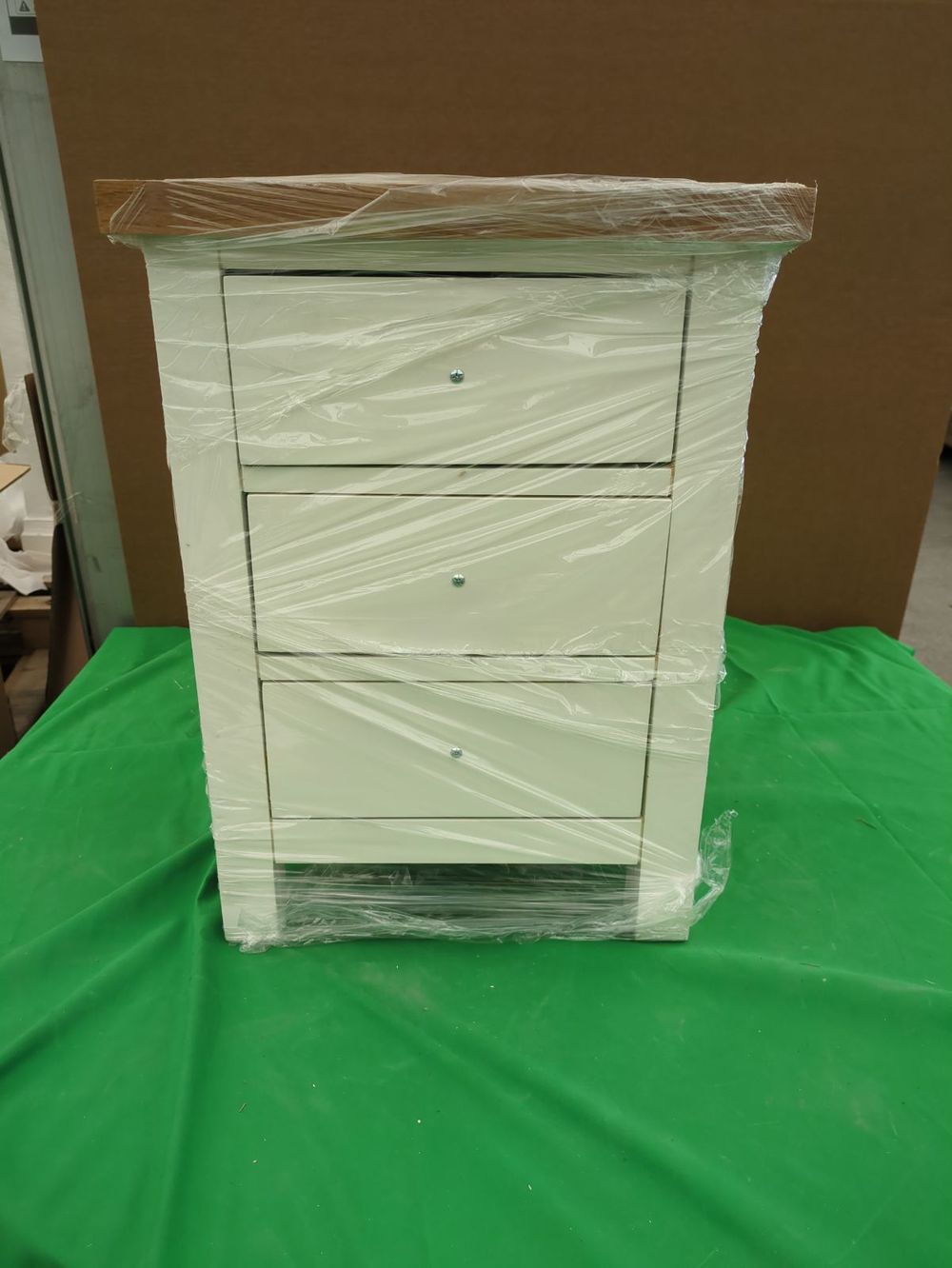 ROS-OUT-00405 Grade-C1 Roseland Furniture Farrow Bedside Table RRP £109.95