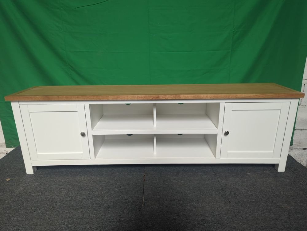 ROS-OUT-00651 Grade-C1 Roseland Furniture Farrow XL 190cm TV Stand RRP £399.95