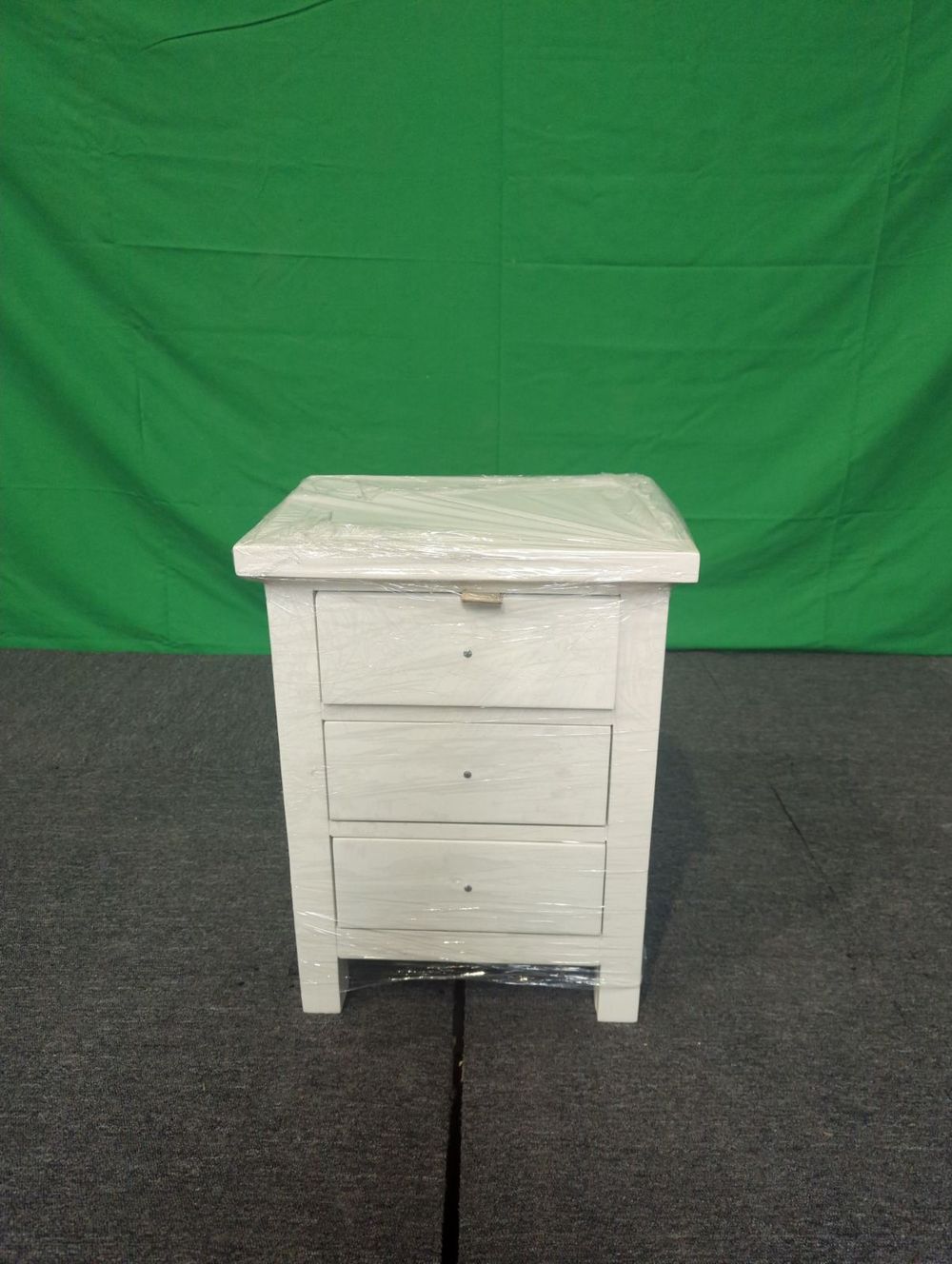 ROS-OUT-00578 Grade-C1 Roseland Furniture Cornish 3 Drawer Bedside Table RRP £109.95