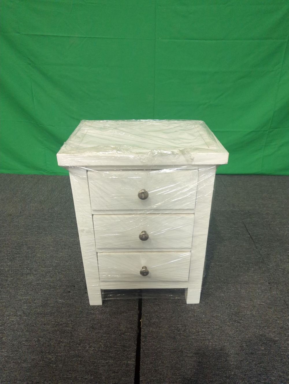ROS-OUT-00579 Grade-C1 Roseland Furniture Cornish 3 Drawer Bedside Table RRP £109.95