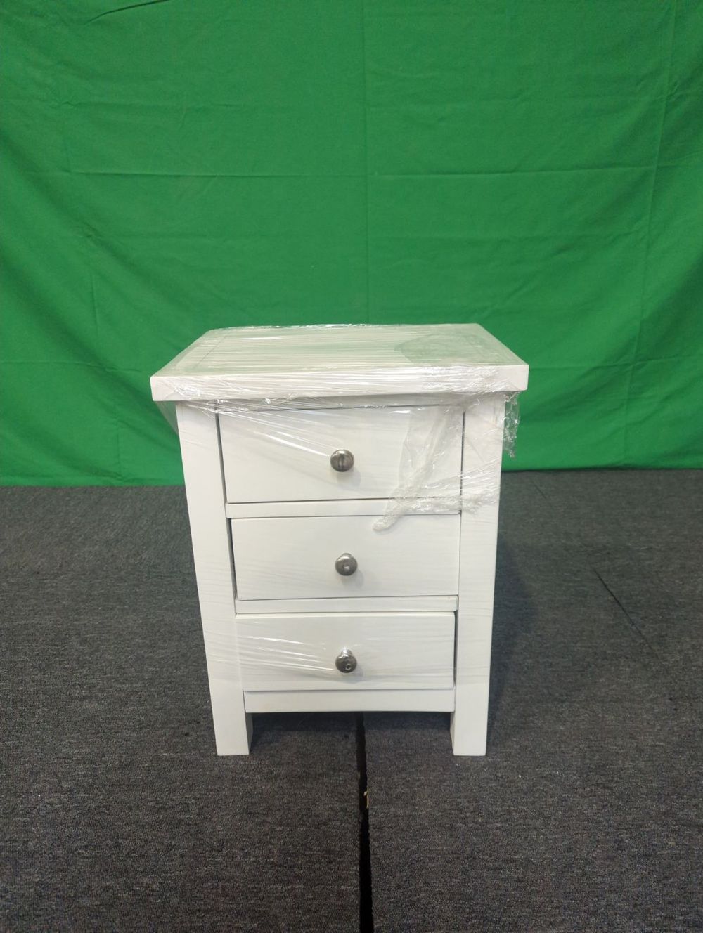 ROS-OUT-00573 Grade-C1 Roseland Furniture Cornish 3 Drawer Bedside Table RRP £109.95