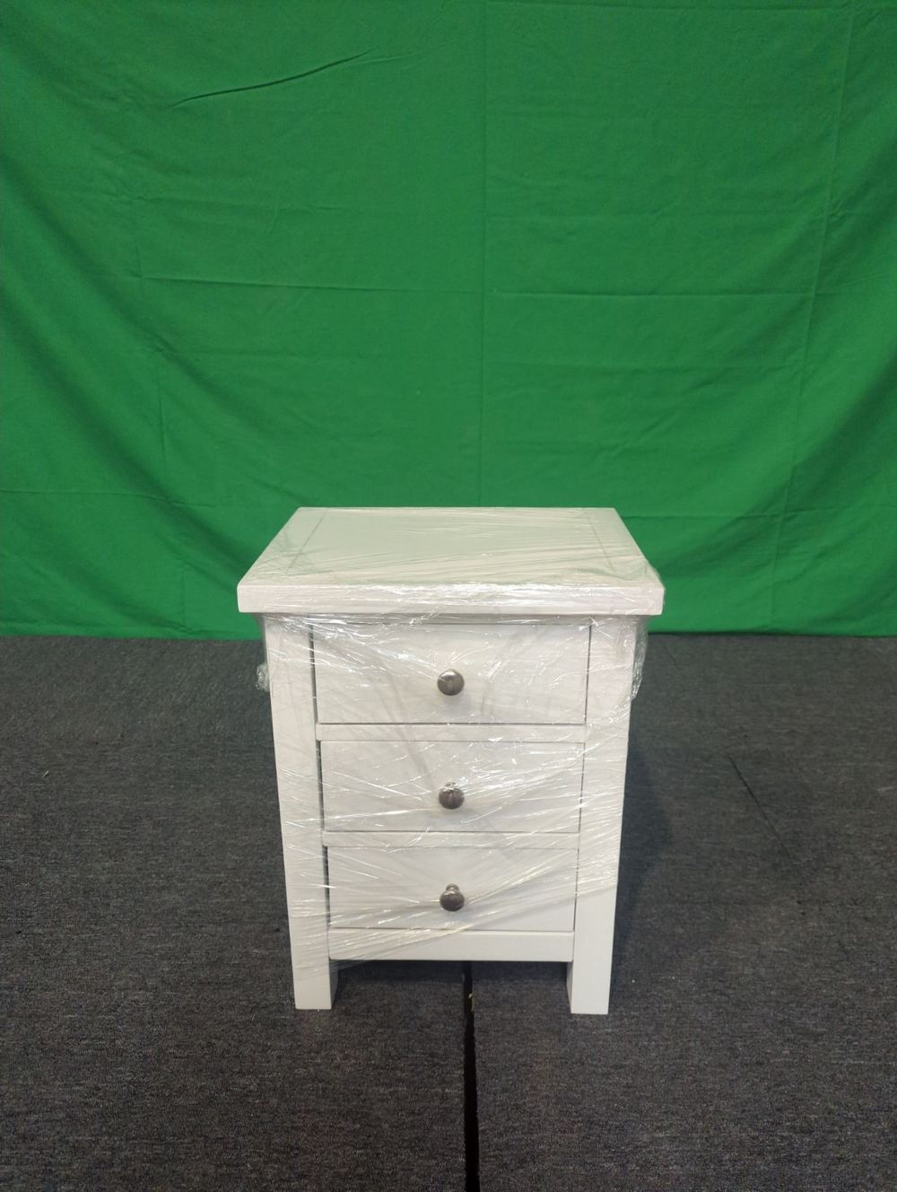 ROS-OUT-00559 Grade-C1 Roseland Furniture Cornish 3 Drawer Bedside Table RRP £109.95