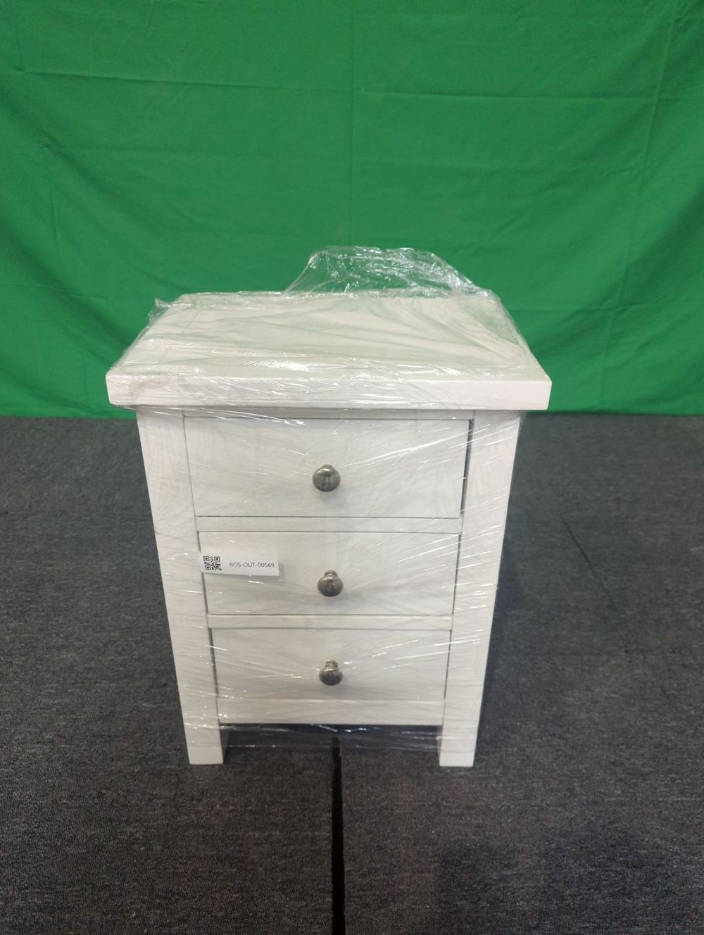 ROS-OUT-00569 Grade-C1 Roseland Furniture Cornish 3 Drawer Bedside Table RRP £109.95