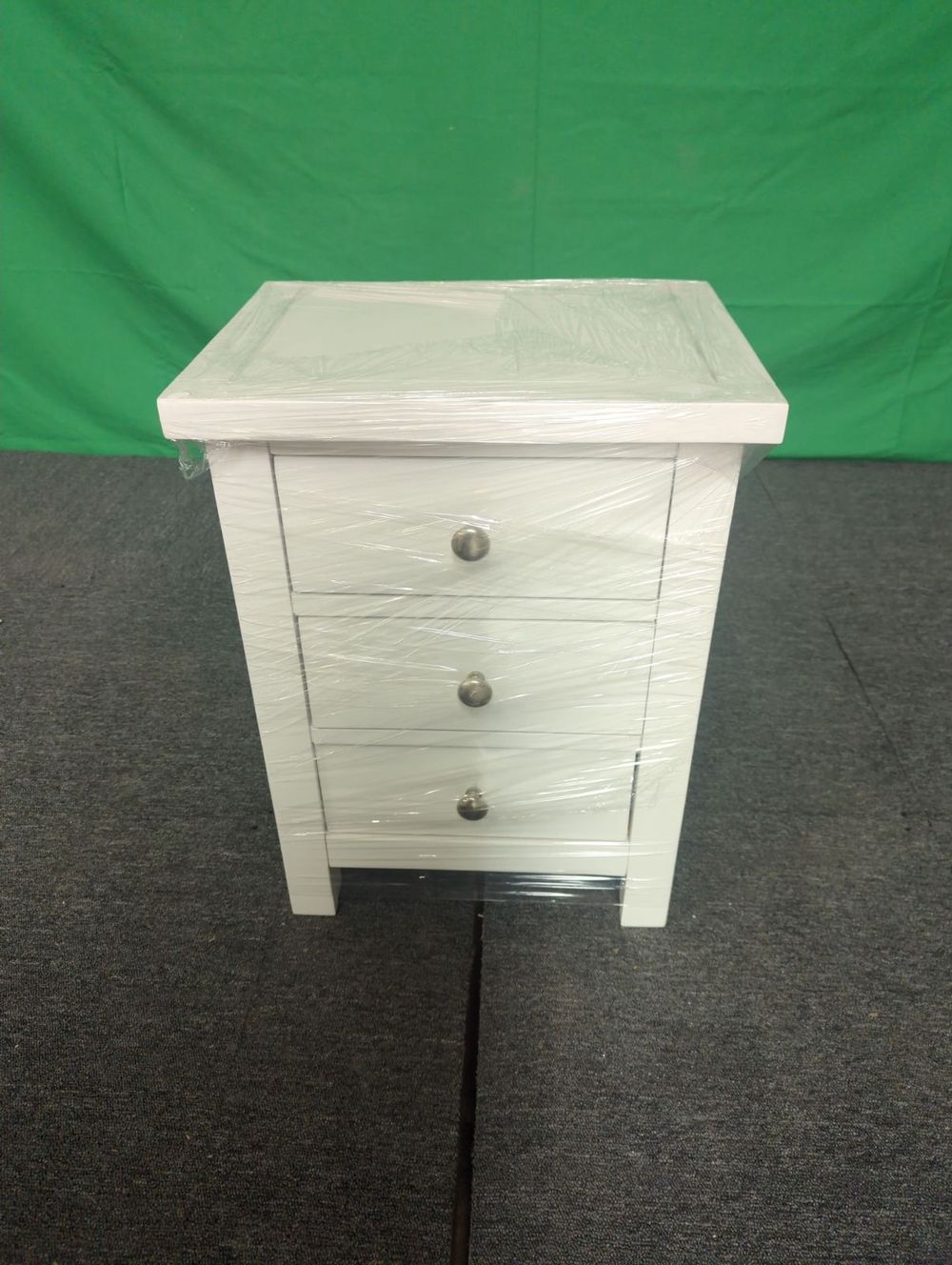 ROS-OUT-00556 Grade-C1 Roseland Furniture Cornish 3 Drawer Bedside Table RRP £109.95