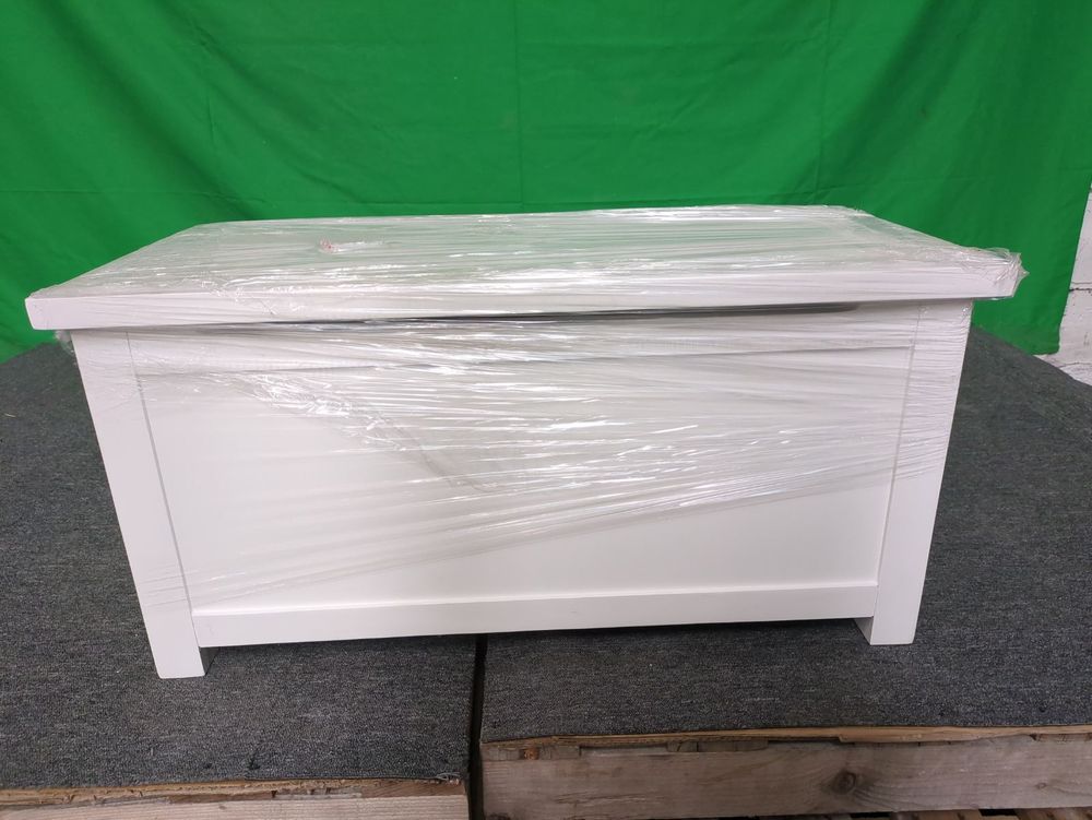 ROS-OUT-00532 Grade-C1 Roseland Furniture Cornish Blanket Box RRP £149.95