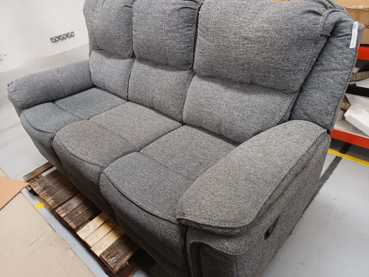ANN-GOL-00006 Grade-BER-DOA  Belmont 3 Seater W/Consol Grey RRP £958
