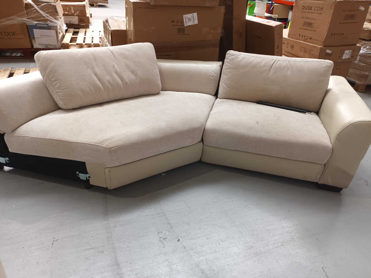 DFS-HO2-02896 Grade-BER-DOA DFS Labelle Left Hand Facing Sofa 2 Corner 1 Power Recliner Labelle Pearl Combination RRP £1027